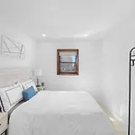 75-5C 3Br Brand New Luxury Duplex W&D Elevator